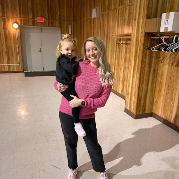 Meet your Posher, Taylor - Picture 1 of 1